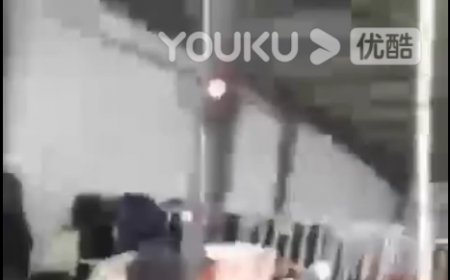 8工位内胎自动充气锁芯机