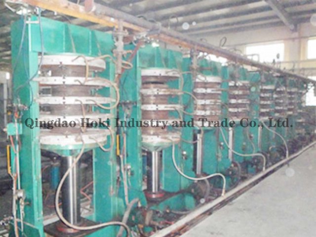 液压轮胎硫化机